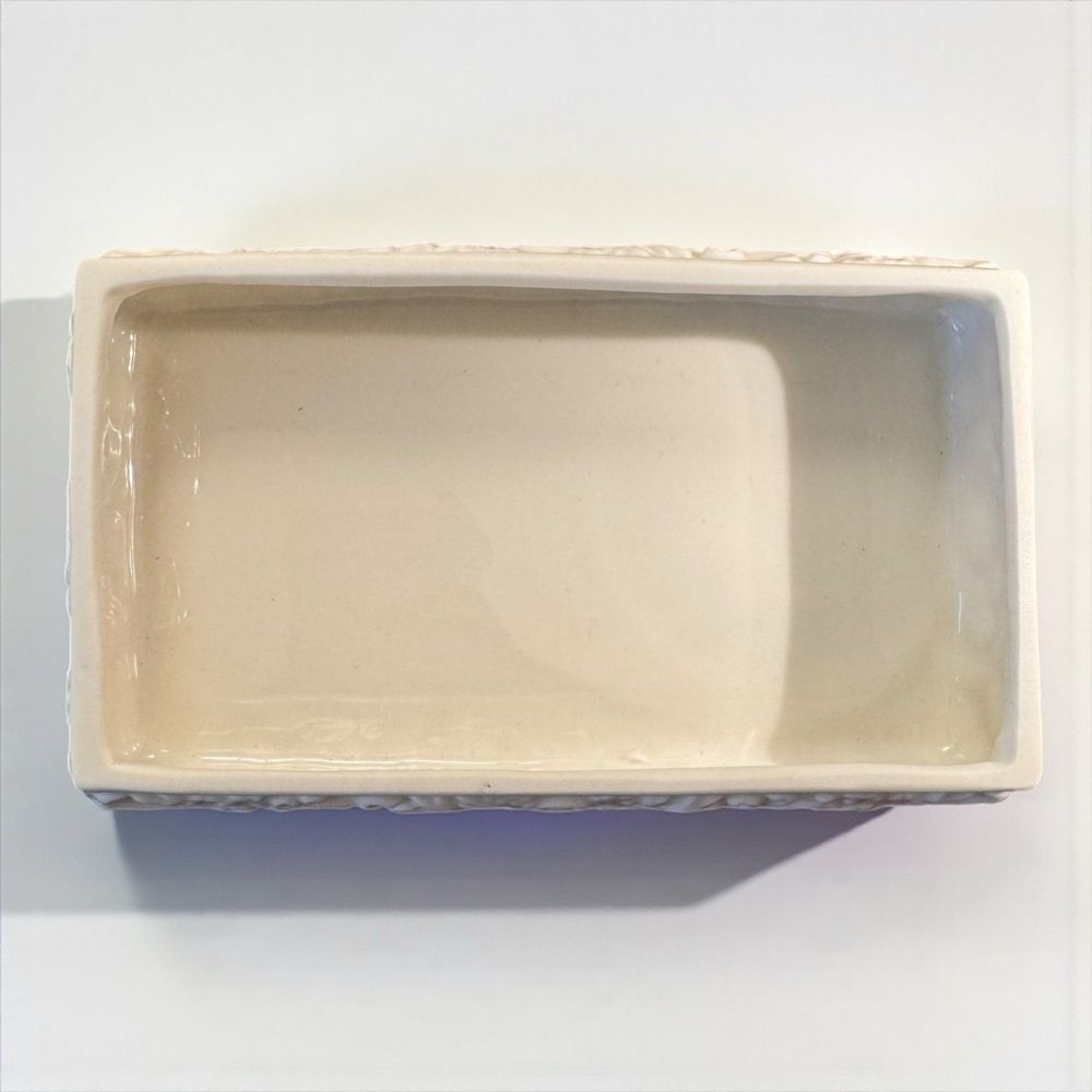 Vintage Centurion Collection Ivory Cream Porcelain Trinket Jewelry Box - Picture 8 of 10